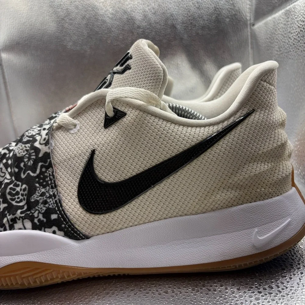 Size 13 Nike Kyrie Low 1 White/Black Mens Lace Up Athletic Sneaker A08979-100